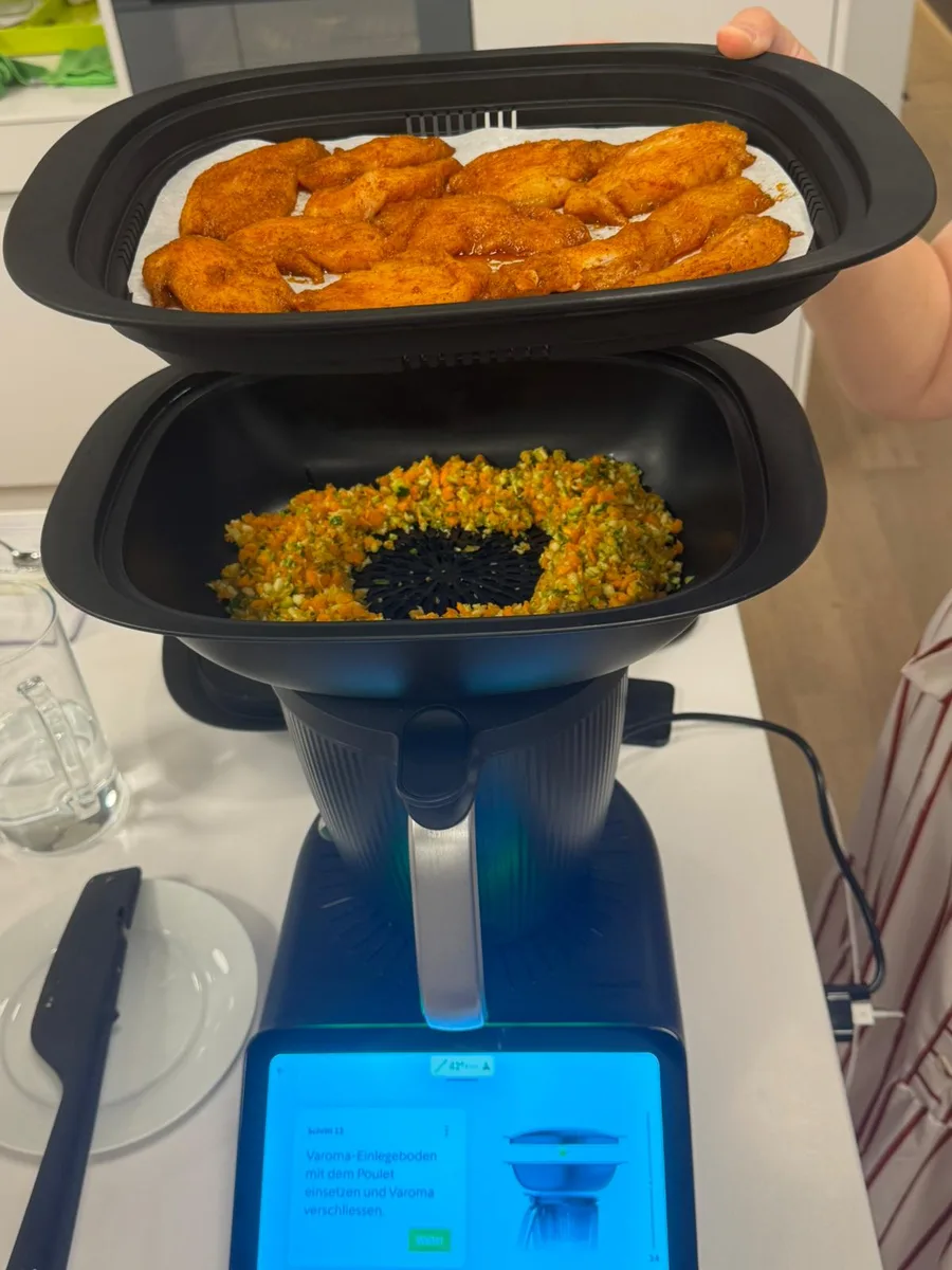 Gemeinsames Kochen mit dem Thermomix® TM7 im Kochkurs in Wallisellen